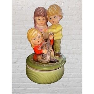 Sankyo Japan Hand Painted Porcelain Music Box 3